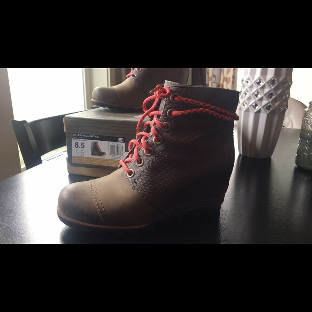 Sorel Premium Wedge Brand New